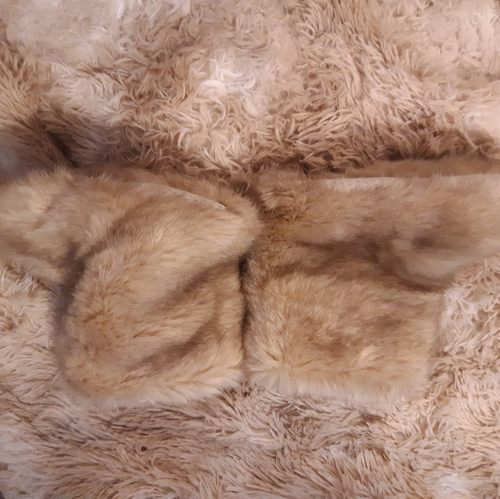 Pottery barn kids faux fur boot slippers size toddler medium